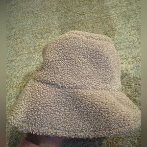 Mango borg bucket hat in ecru